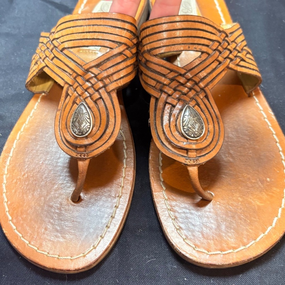 Brighton Athens Brown Leather Woven Thong Sandals Silver Heart Hardware Size 8M